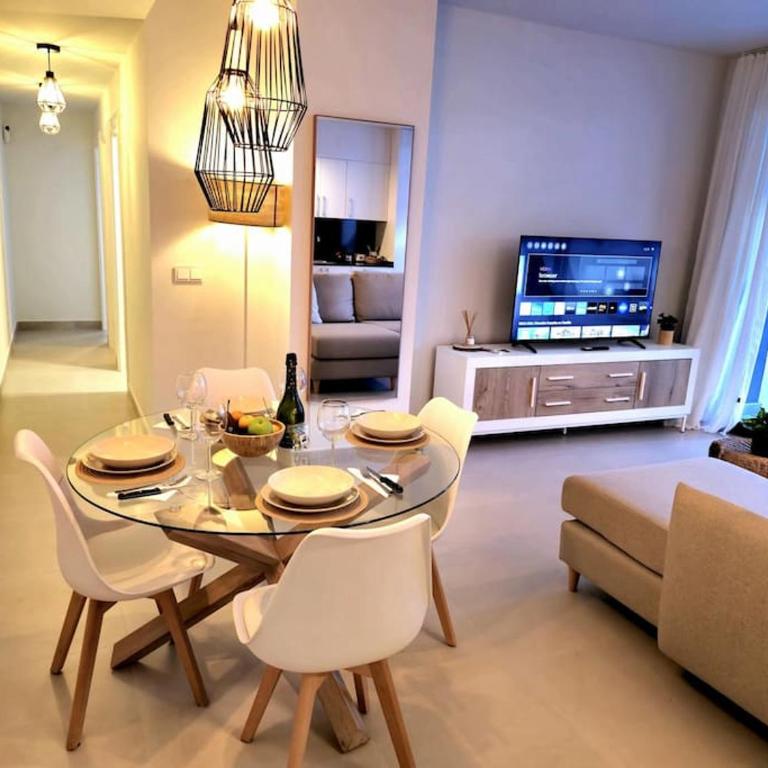 Samuel Luxury 2bedroom Apartment, Large patio, free wifi and private parking BY NAMASTE ELITE - Apartamento de 2 dormitorios - 25