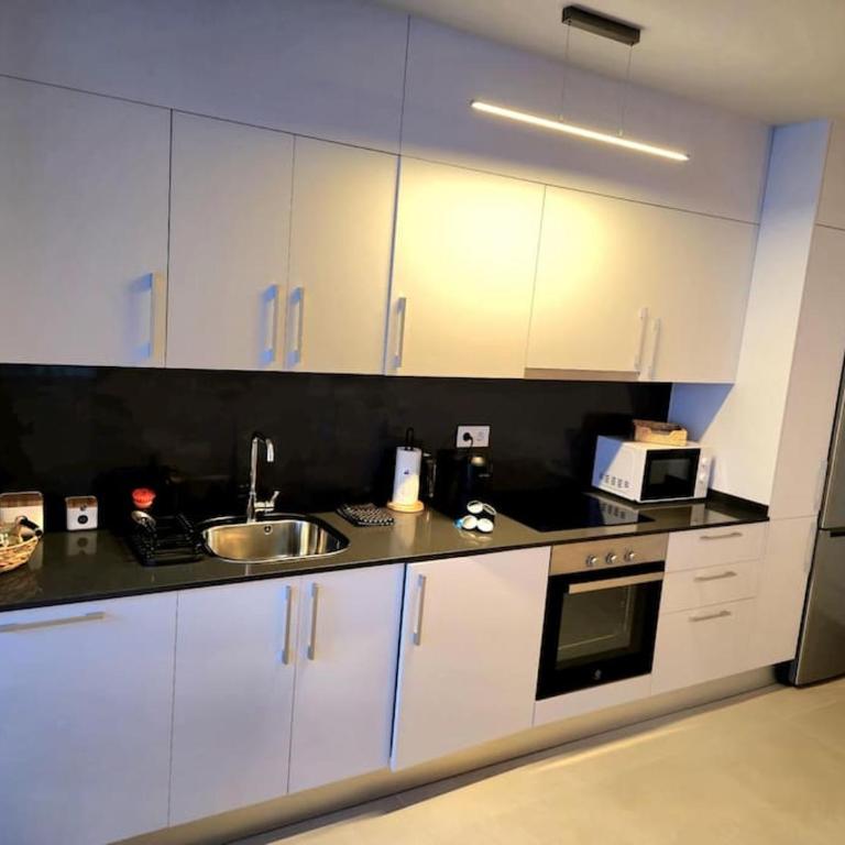 Samuel Luxury 2bedroom Apartment, Large patio, free wifi and private parking BY NAMASTE ELITE - Apartamento de 2 dormitorios - 31
