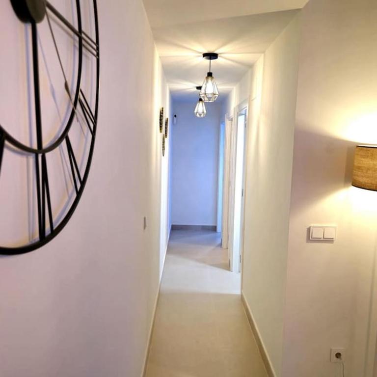 Samuel Luxury 2bedroom Apartment, Large patio, free wifi and private parking BY NAMASTE ELITE - Apartamento de 2 dormitorios - 32