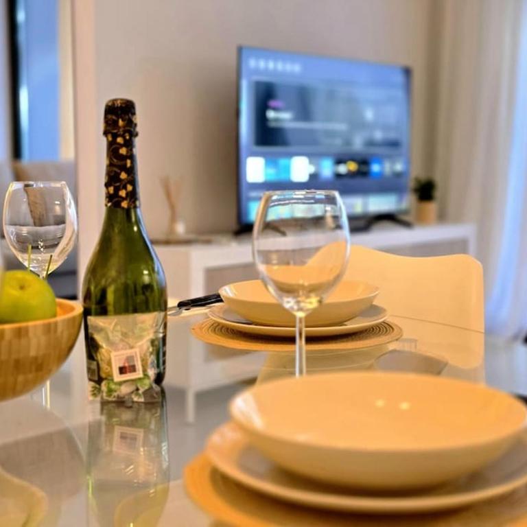 Samuel Luxury 2bedroom Apartment, Large patio, free wifi and private parking BY NAMASTE ELITE - Apartamento de 2 dormitorios - 40