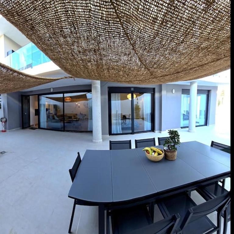 Samuel Luxury 2bedroom Apartment, Large patio, free wifi and private parking BY NAMASTE ELITE - Apartamento de 2 dormitorios - 41
