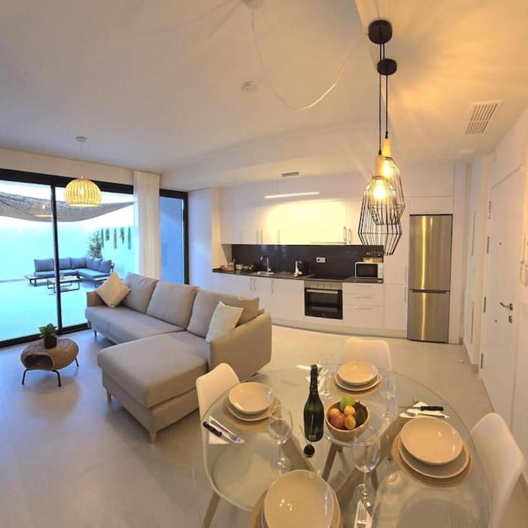Samuel Luxury 2bedroom Apartment, Large patio, free wifi and private parking BY NAMASTE ELITE - Apartamento de 2 dormitorios - 44