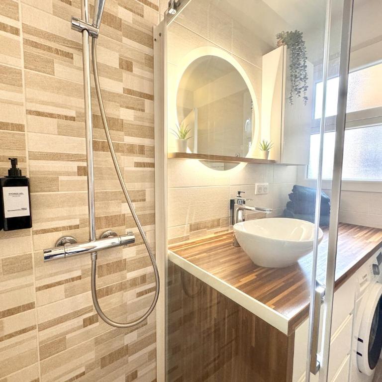 Charming 2-Rooms Apartment - Walk to Beach, Near Monaco & Menton - Appartement 1 Chambre - 16