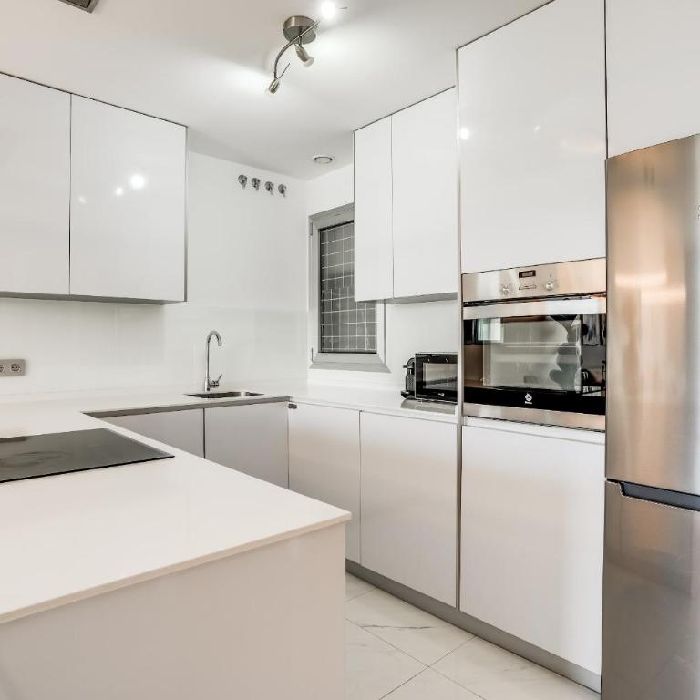 Bel Air Estepona - Modern 2BR Apartment With Terrace, Pool and Close To The Beach - Apartment - 11