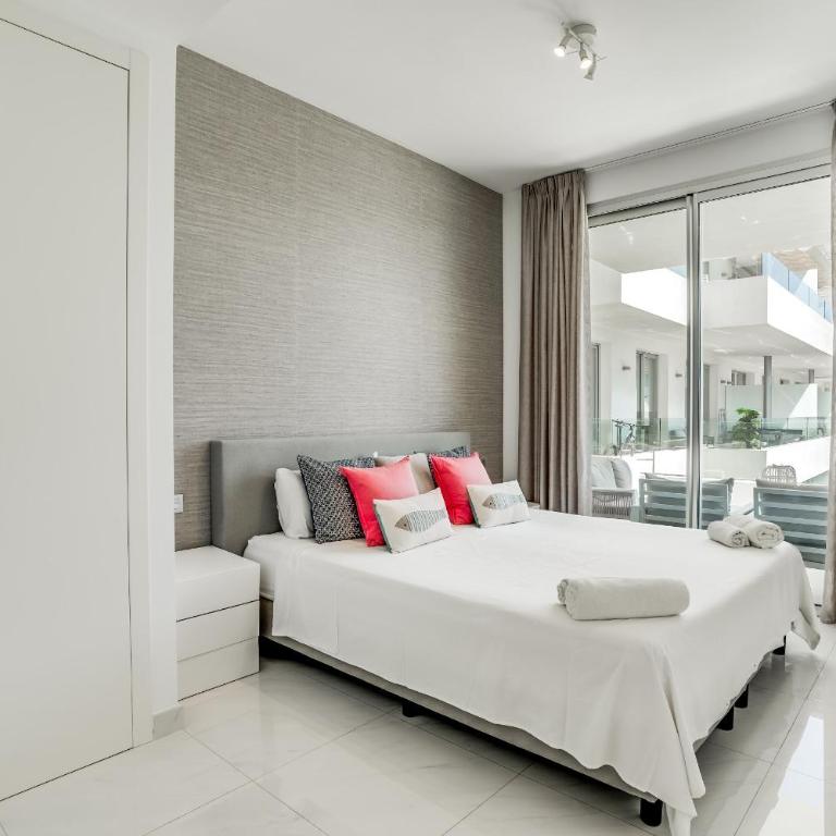 Bel Air Estepona - Modern 2BR Apartment With Terrace, Pool and Close To The Beach - Apartment - 3