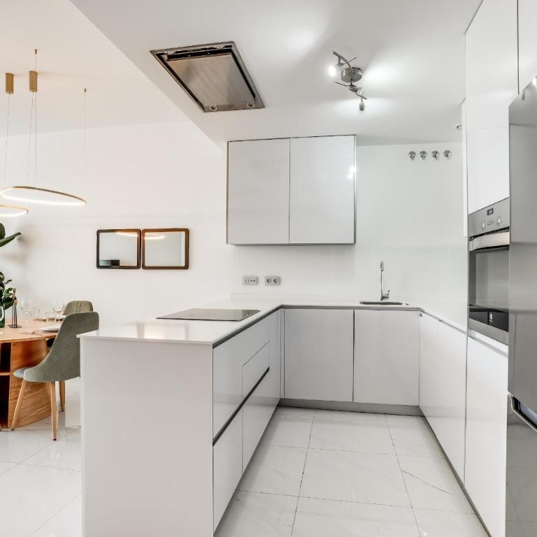 Bel Air Estepona - Modern 2BR Apartment With Terrace, Pool and Close To The Beach - Apartment - 9