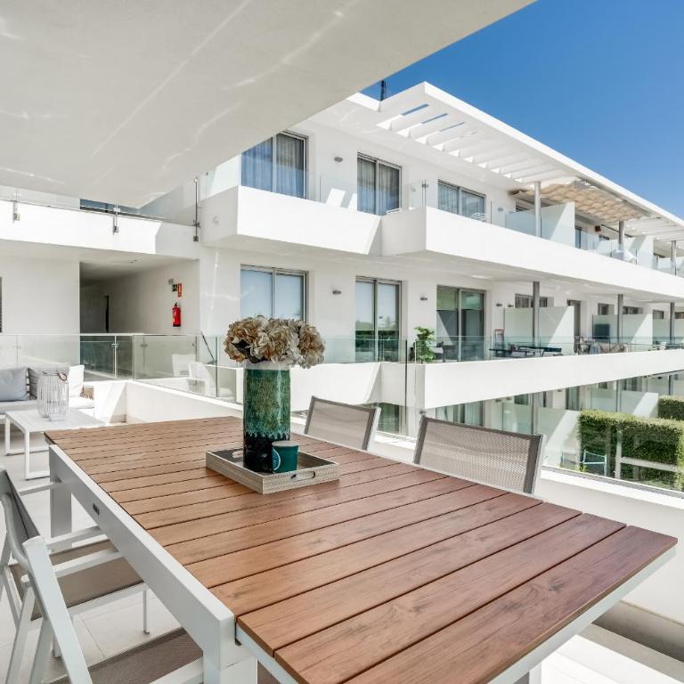 Bel Air Estepona - Modern 2BR Apartment With Terrace, Pool and Close To The Beach - Apartment - 12