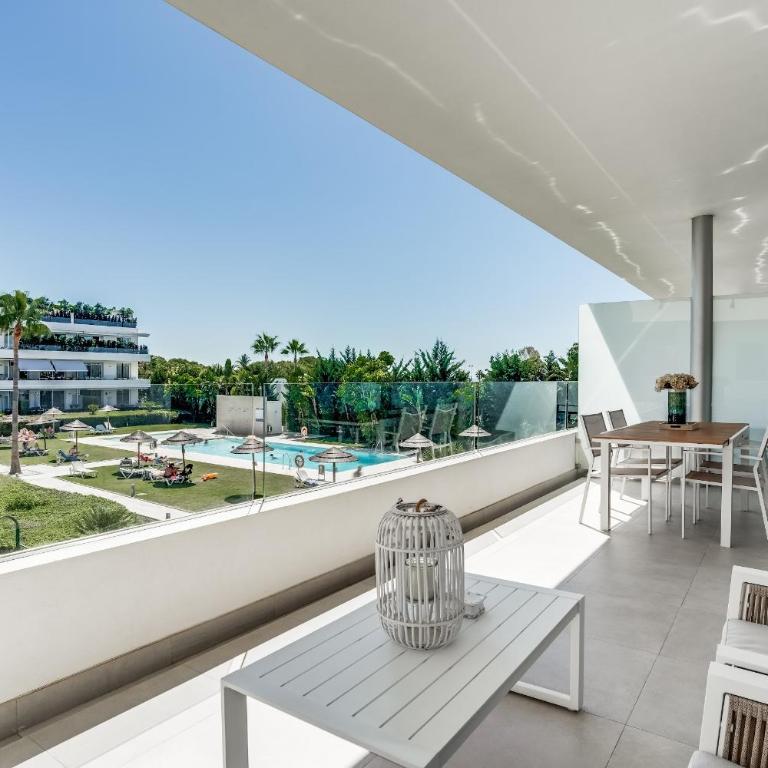 Bel Air Estepona - Modern 2BR Apartment With Terrace, Pool and Close To The Beach - Apartment - 2