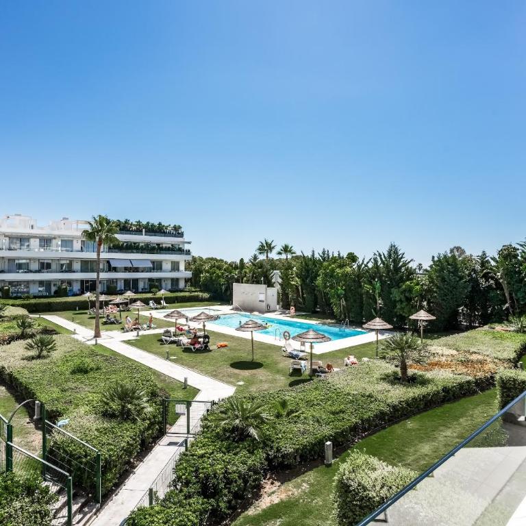 Bel Air Estepona - Modern 2BR Apartment With Terrace, Pool and Close To The Beach - Apartment - 5