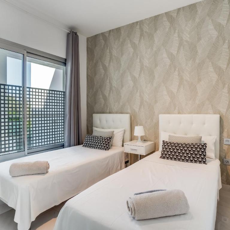 Bel Air Estepona - Modern 2BR Apartment With Terrace, Pool and Close To The Beach - Apartment - 4
