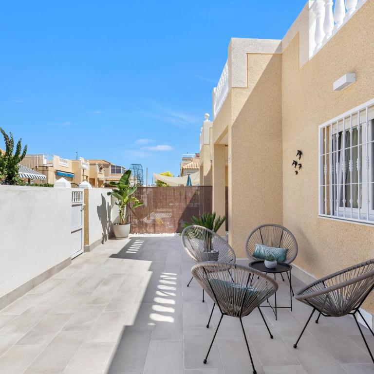Bungalow Dolce Vita con piscina comunitaria en Torrevieja - Casa de 2 dormitorios - 21