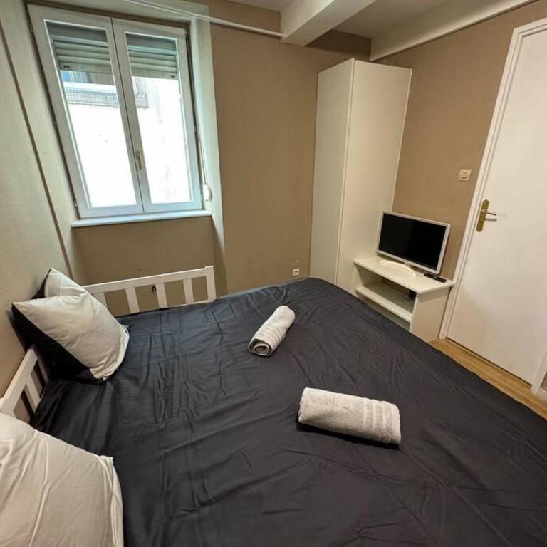 Appartement proche place de la réunion au calme - Apartamento de 1 dormitorio - 9