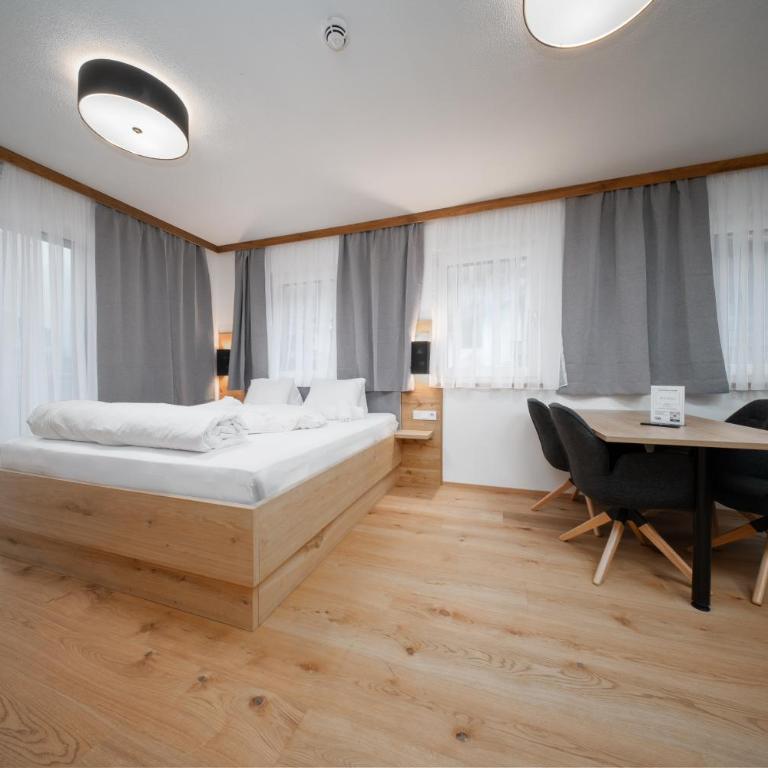 A CASA Türkis - Studio mit Balkon - 9