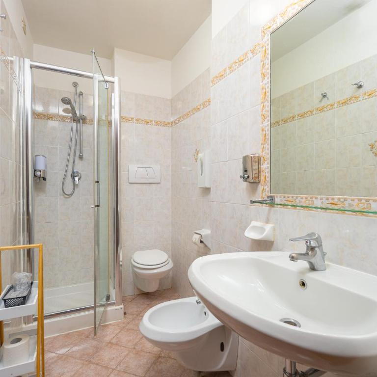 Lilium Hotel - Triple Room - 3