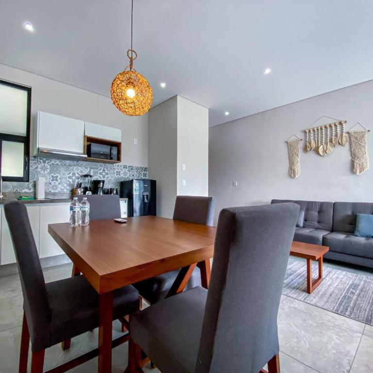 Shiny Studio on 5th Ave with Pool and Gym Steps to Beach - Apartamento - 13