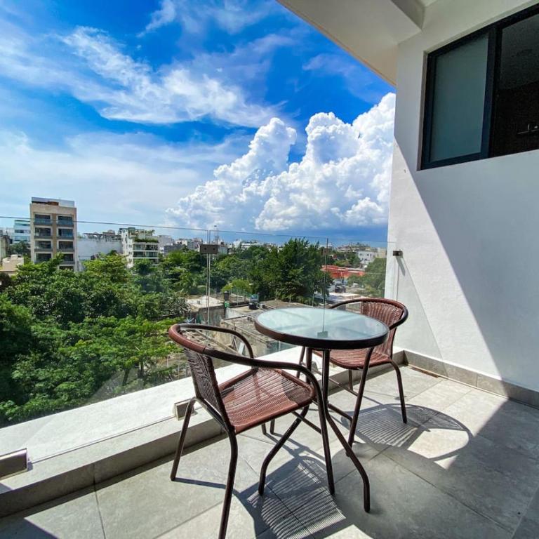 Shiny Studio on 5th Ave with Pool and Gym Steps to Beach - Apartamento - 19