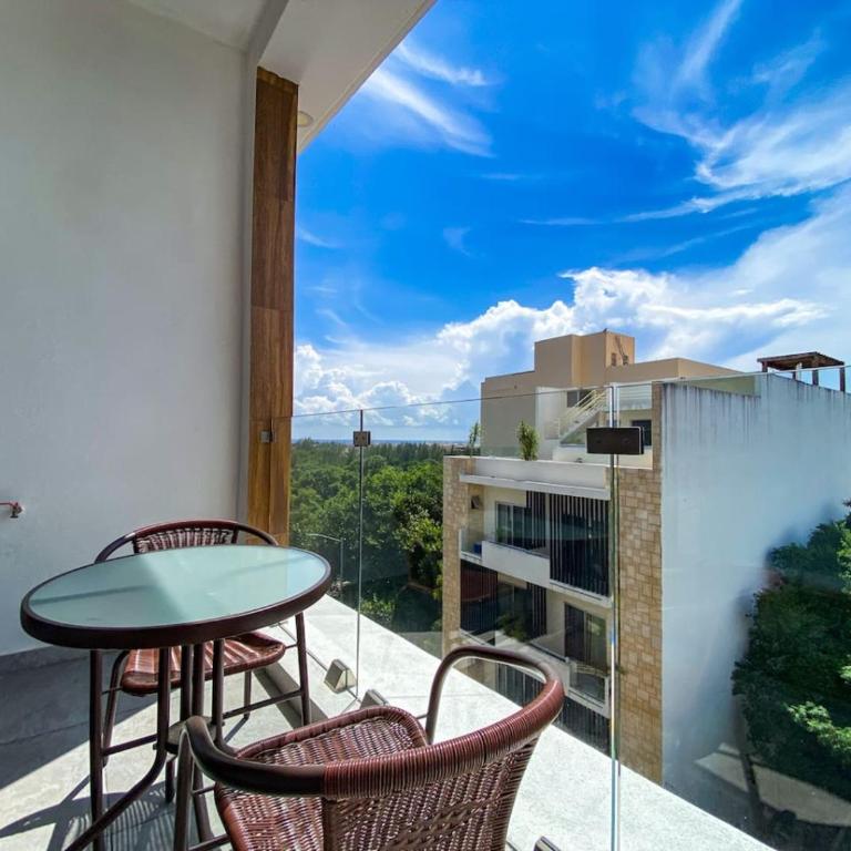 Shiny Studio on 5th Ave with Pool and Gym Steps to Beach - Apartamento - 20