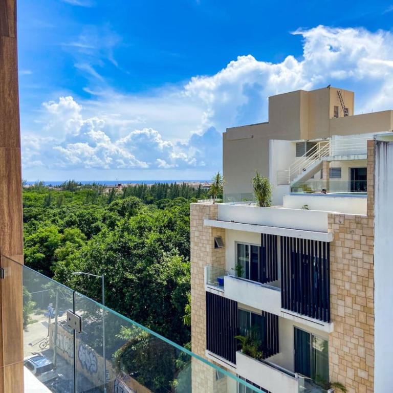 Shiny Studio on 5th Ave with Pool and Gym Steps to Beach - Apartamento - 21