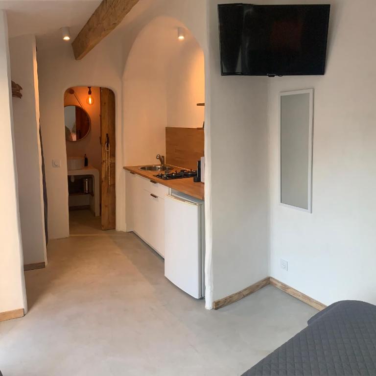xenónas appartement avec petite piscine privée - Studio with Pool View - 10