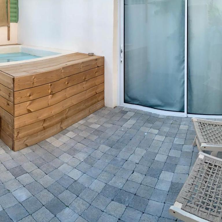 xenónas appartement avec petite piscine privée - Studio with Pool View - 4