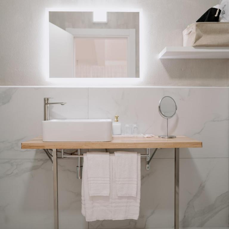 Alatea Pradaval - Standard King Room - 10