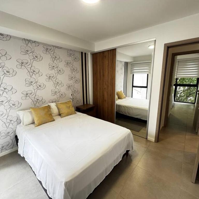 Apto Familiar Lujoso Comodo en Zona empresarial - Apartamento de 2 dormitorios con balcón - 43