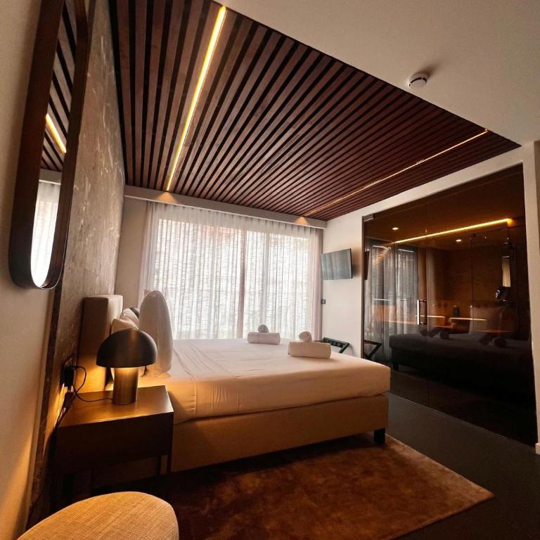 TQ 10 Boutique - Studio with Terrace - 2