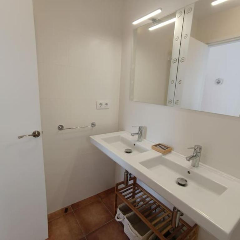 Apartamento Familiar con Vistas Espectaculares - Apartamento de 3 dormitorios - 8