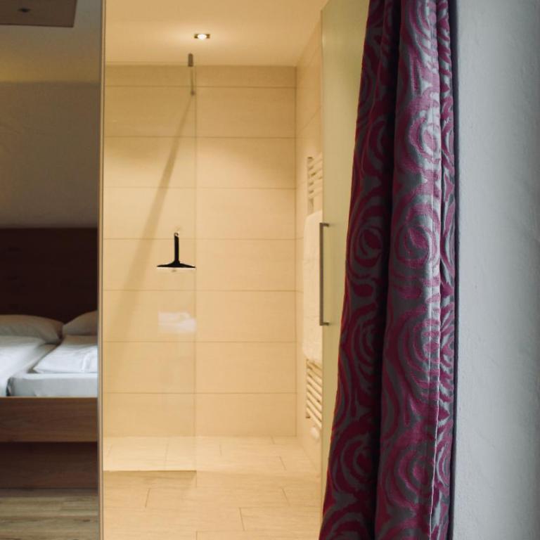 Pension Auwirt Saalbach - Doppelzimmer mit Balkon - 8