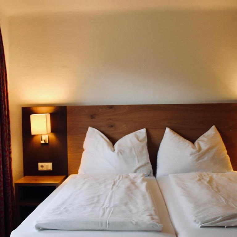 Pension Auwirt Saalbach - Doppelzimmer mit Balkon - 14