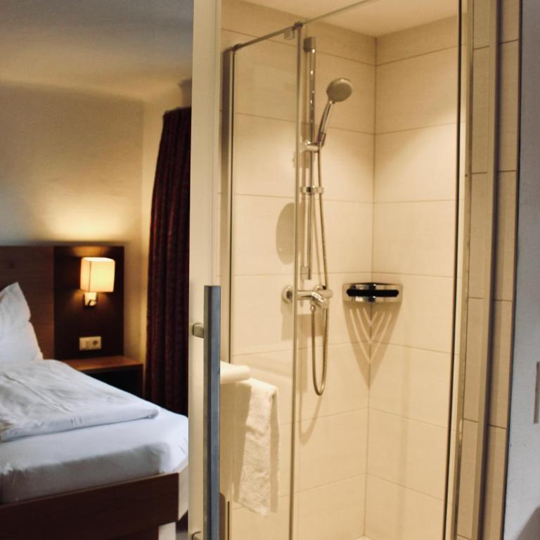 Pension Auwirt Saalbach - Doppelzimmer mit Balkon - 6