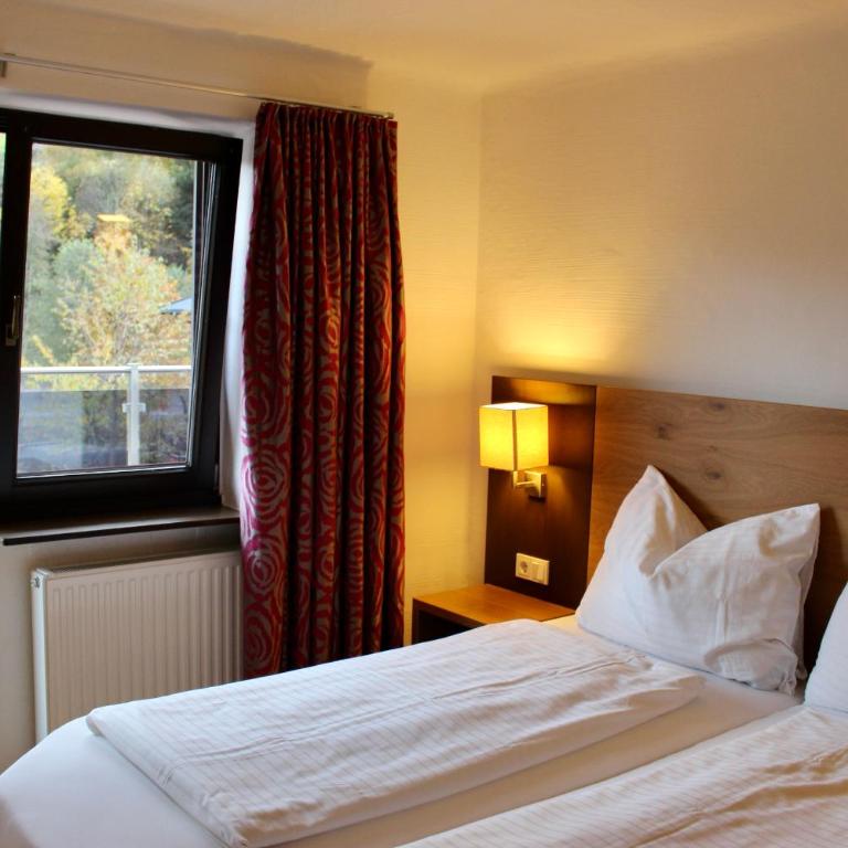 Pension Auwirt Saalbach - Doppelzimmer mit Balkon - 5