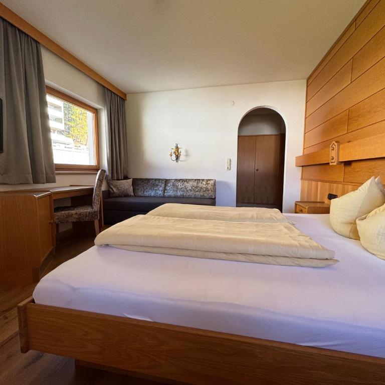 Hubertus Appartements - Apartment mit 3 Schlafzimmern und Balkon (Silvretta + 1 DZ) - 7