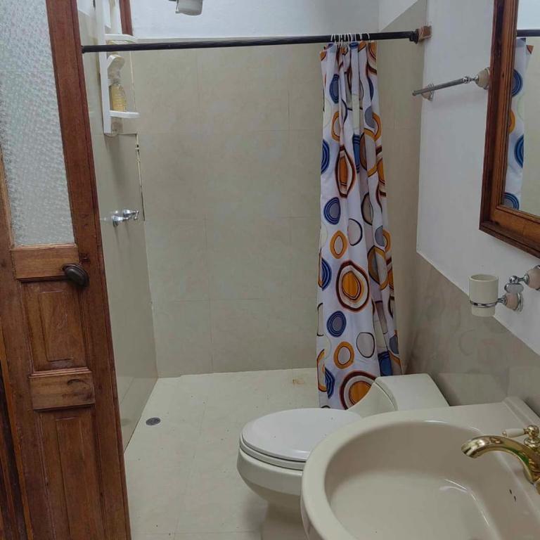 Ecohotel Otrolado Lodge - Family Room with Private Bathroom - 1