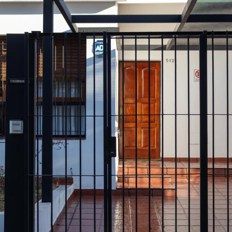 Casa con quincho, garaje y ubicación inmejorable - Casa de 3 dormitorios - 7