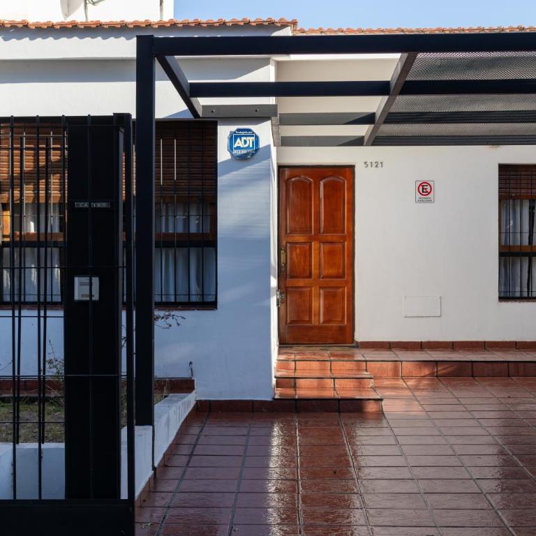 Casa con quincho, garaje y ubicación inmejorable - Casa de 3 dormitorios - 13