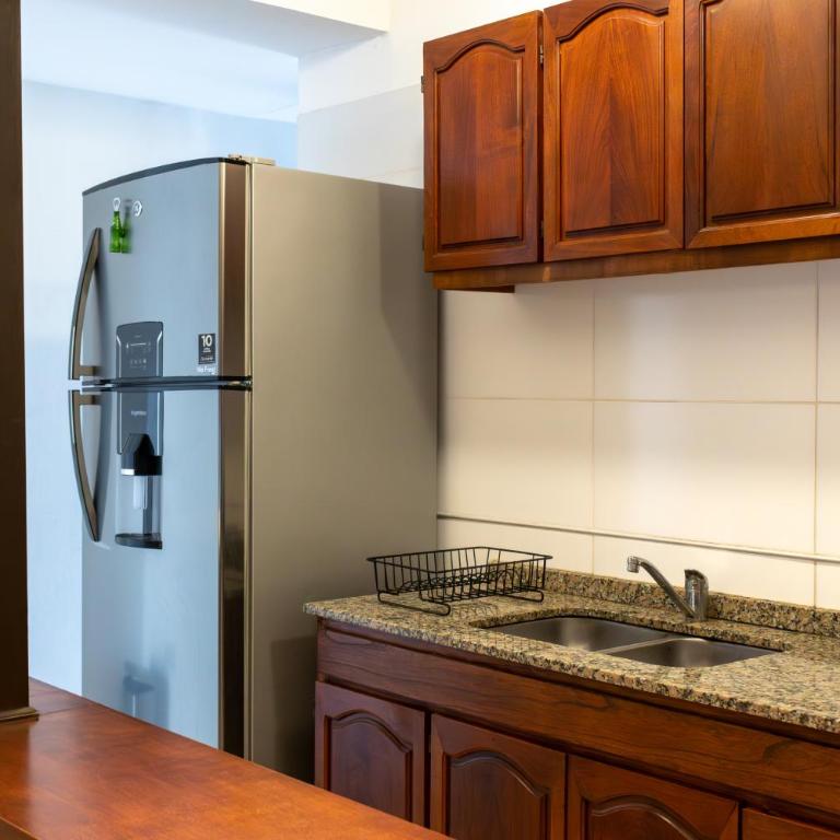 Casa con quincho, garaje y ubicación inmejorable - Casa de 3 dormitorios - 22