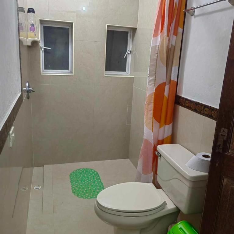 Ecohotel Otrolado Lodge - Family Room with Private Bathroom - 1