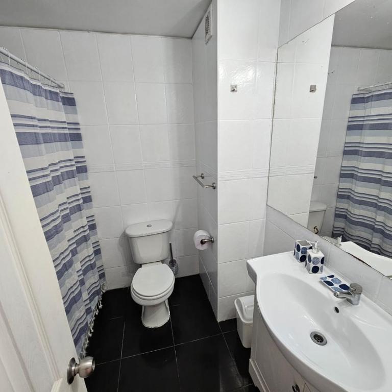 Gran Depto 12 Pers, Frente al Mar, 4 Esquinas, king,Queen,8 singles - Four-Bedroom Deluxe Apartment - 30