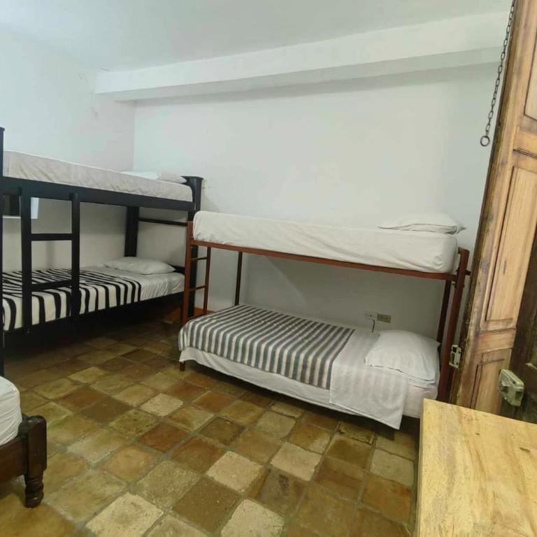Ecohotel Otrolado Lodge - Family Room with Private Bathroom - 4