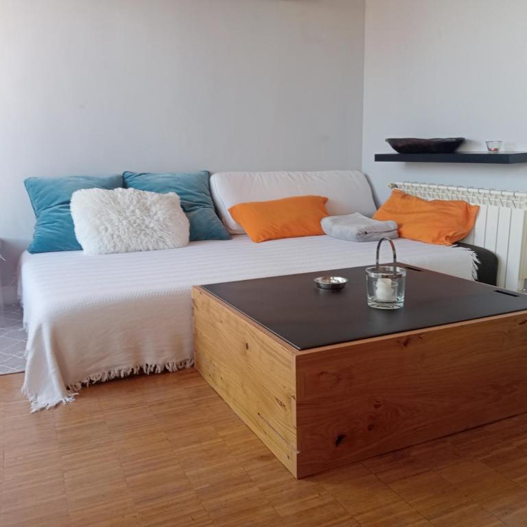 Ático en la Calle Fuencarrai con Gran Via - One-Bedroom Apartment - 4