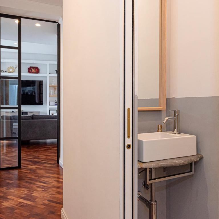 Bright and cozy apartment near the Vatican city - Two-Bedroom Apartment - 25