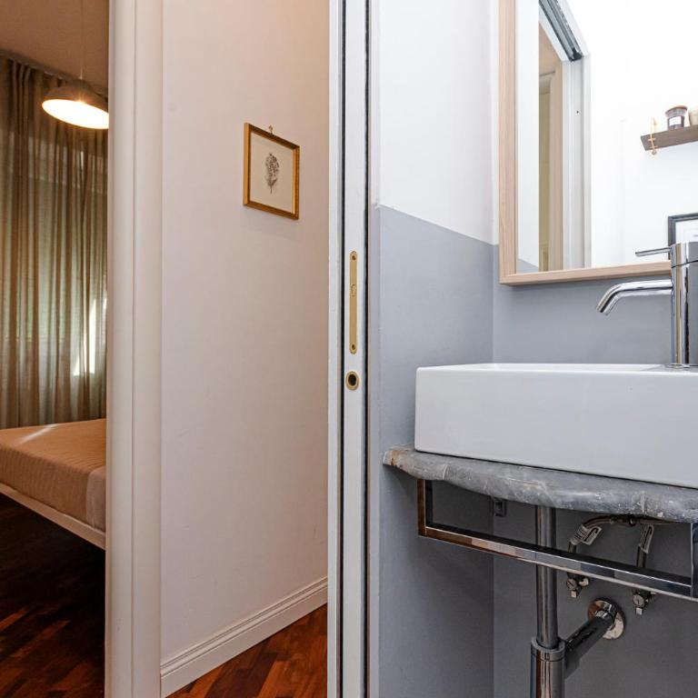 Bright and cozy apartment near the Vatican city - Two-Bedroom Apartment - 28