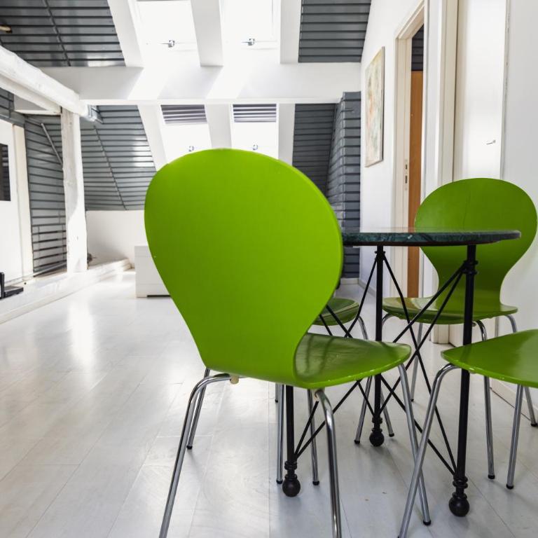 SAT modern 2-bedroom loft in city center - Apartman sa 2 Spavaće Sobe - 10