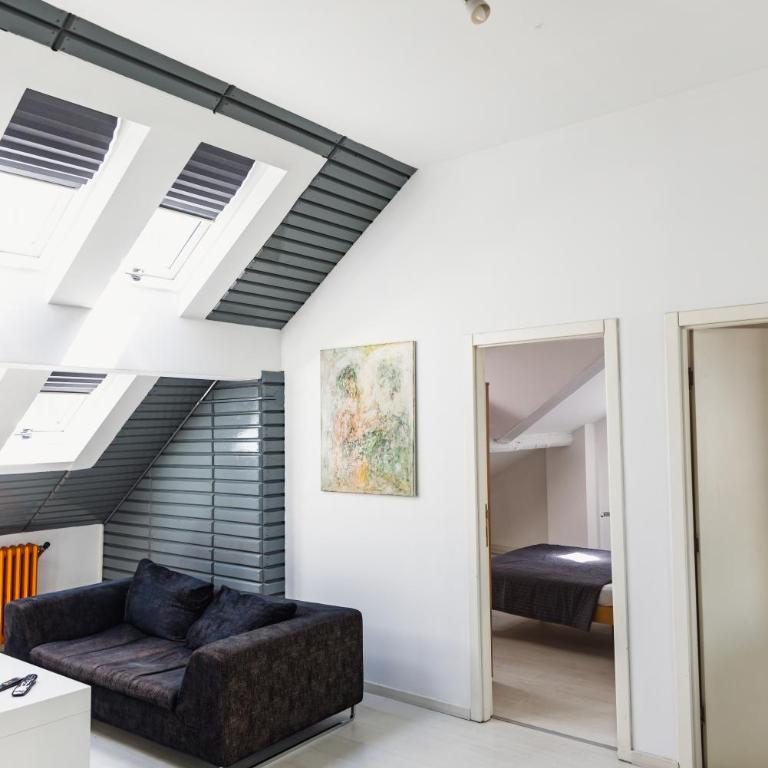 SAT modern 2-bedroom loft in city center - Apartman sa 2 Spavaće Sobe - 20