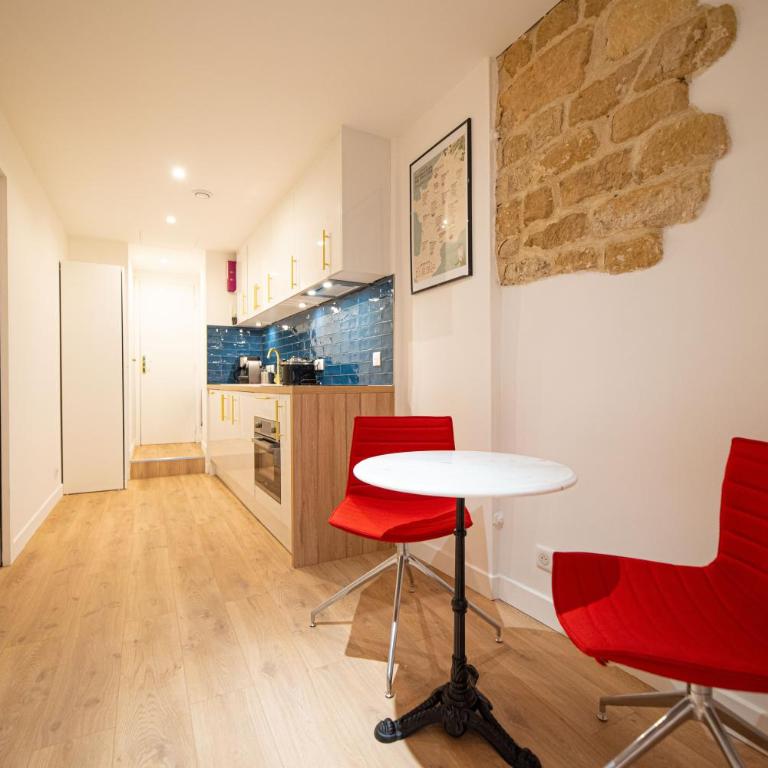 Beautiful Apartment in Saint Germain - Appartement 2 Chambres - 16