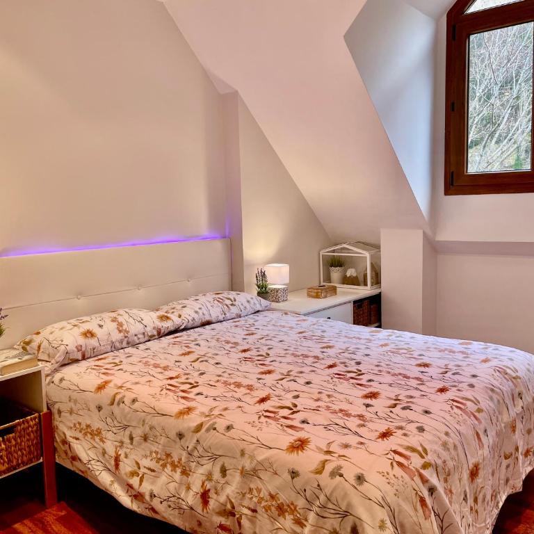 CALMFRANC ático abuhardillado con vistas al río y la montaña Avistamiento de ciervos en Canfranc Pueblo - One-Bedroom Apartment - 26