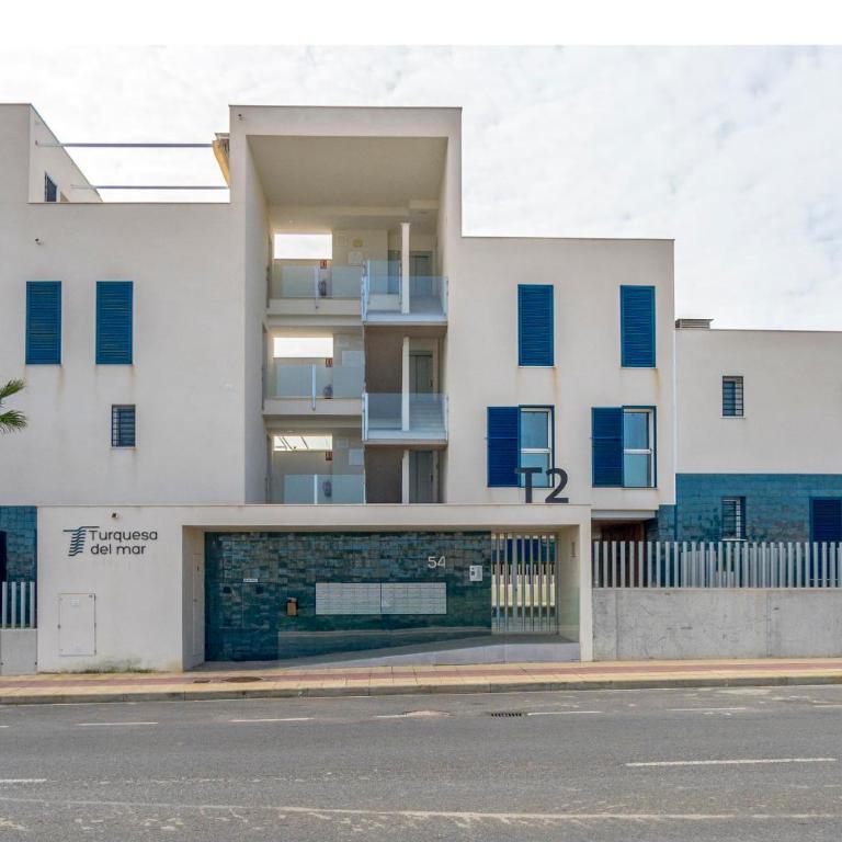 Turquesa del Mar - Charming Ground-Floor Spanish Apartment with Large Sunny Terrace - Apartamento de 2 dormitorios - 72
