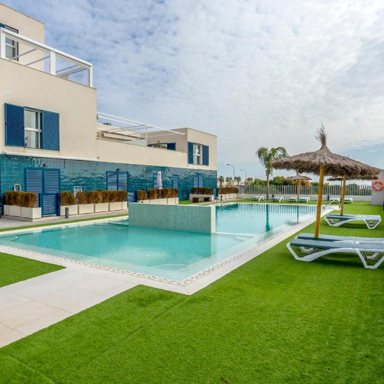 Turquesa del Mar - Charming Ground-Floor Spanish Apartment with Large Sunny Terrace - Apartamento de 2 dormitorios - 35
