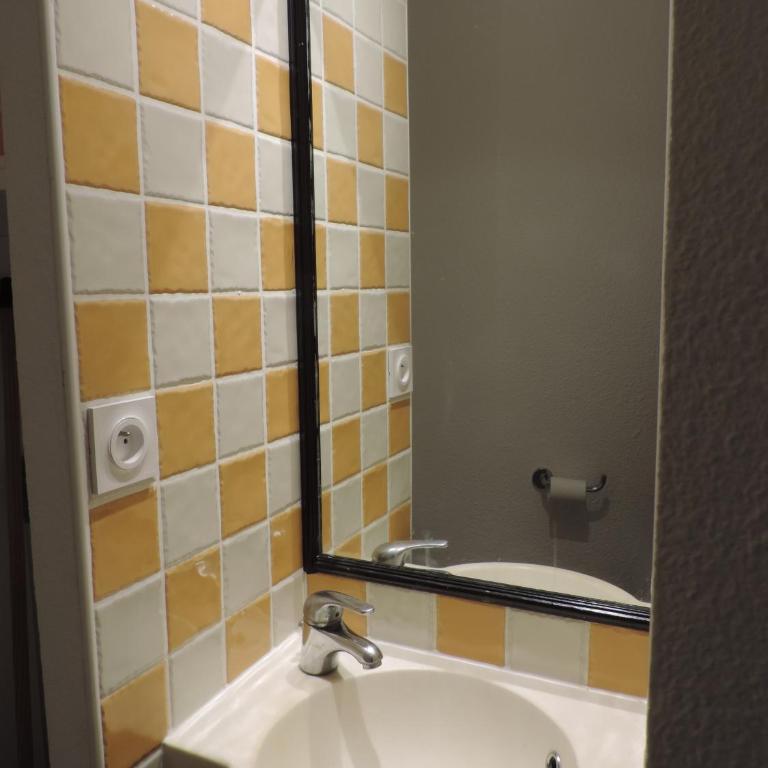 Stunning condo with SEA VIEW Balcony & SWIMMING POOL - Apartment mit 2 Schlafzimmern - 16